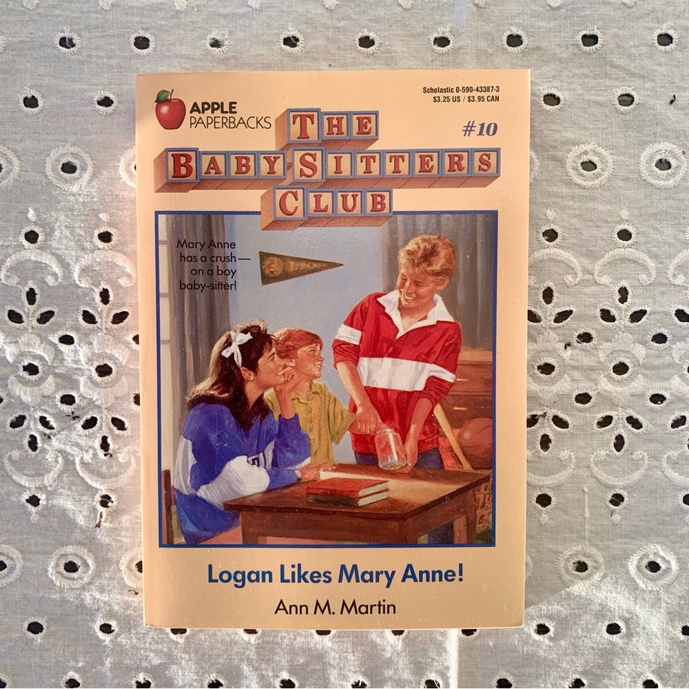 The Baby-Sitters Club - #10 Logan Likes Mary Anne! - 90s Scholastic